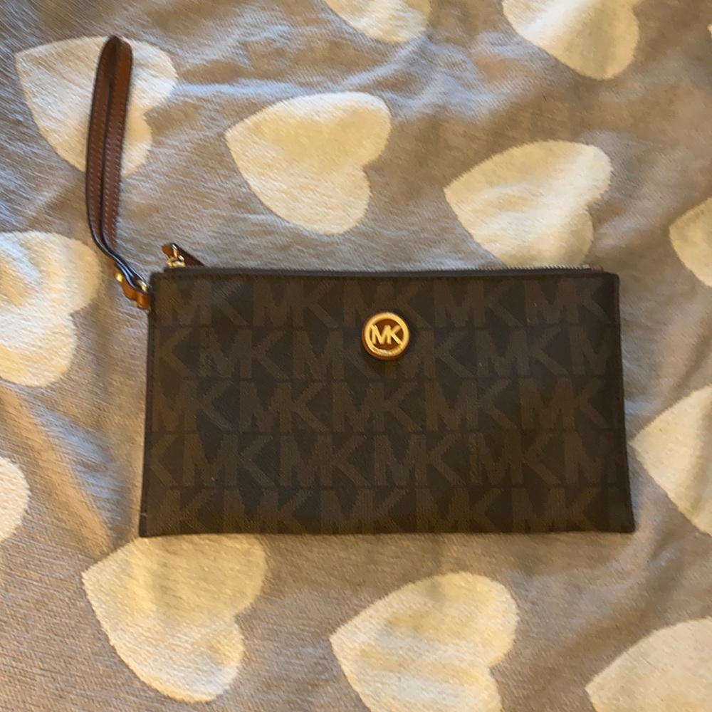 MK large wristlet/clutch